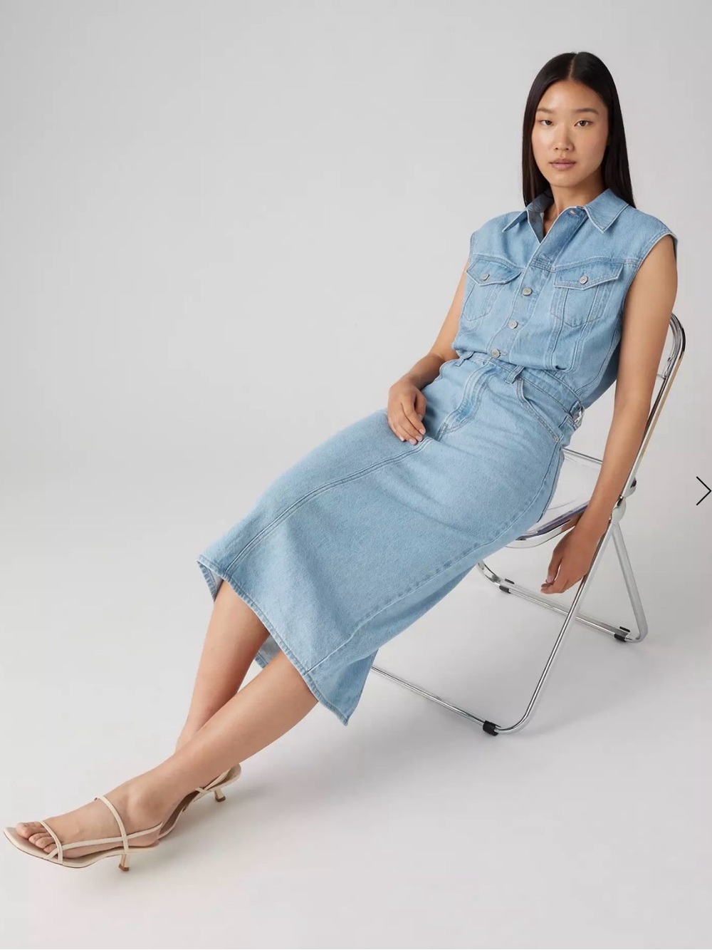 Levi’s Iconic Sleeveless Denim Midi Shirt Dress XS Light Wash